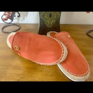 Michael Kors Hastings Peach Suede Slides Size 6